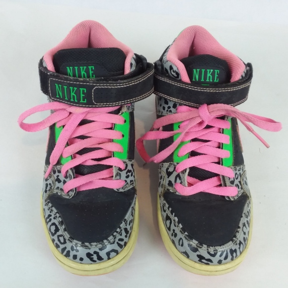 nike snow leopard trainers